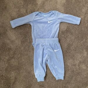Nike baby outfit